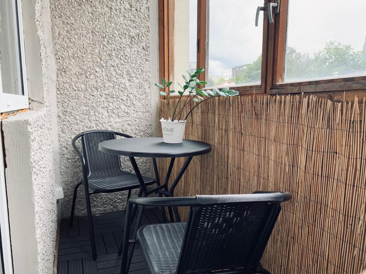 You'Ll Love This Large Apartment! Free Parking! Reval Esterno foto