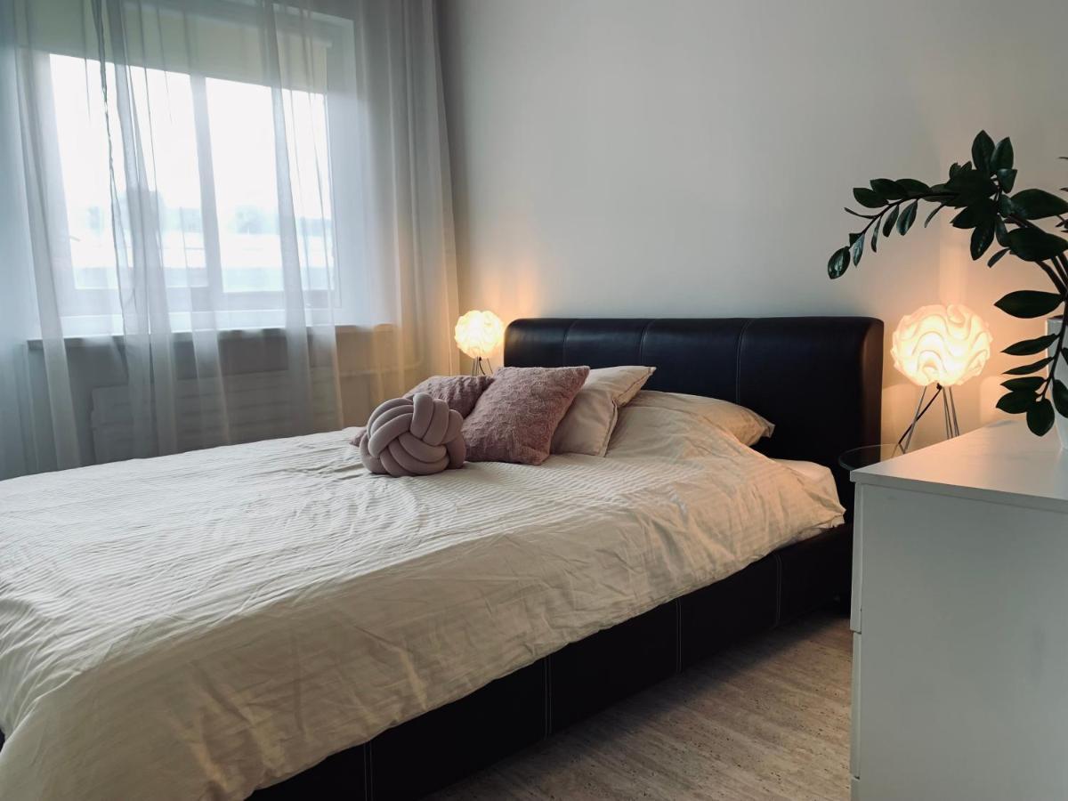 You'Ll Love This Large Apartment! Free Parking! Reval Esterno foto